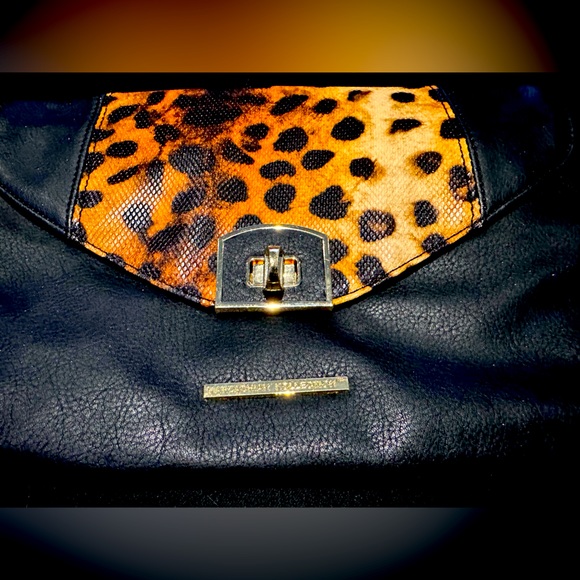 KK Kollection Handbags - KK Kollection Clutch